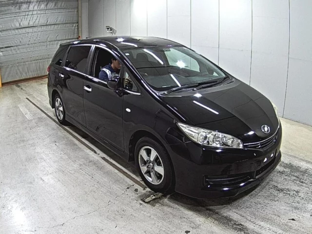 Toyota Wish II Рестайлинг
