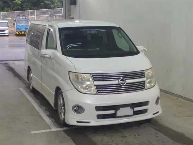 Nissan Elgrand II (E51)