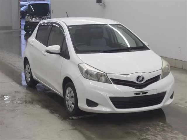 Toyota Vitz Лот № 60090 2013