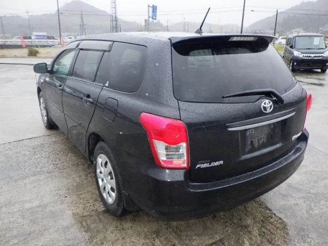 Toyota Corolla Fielder Лот № 2009