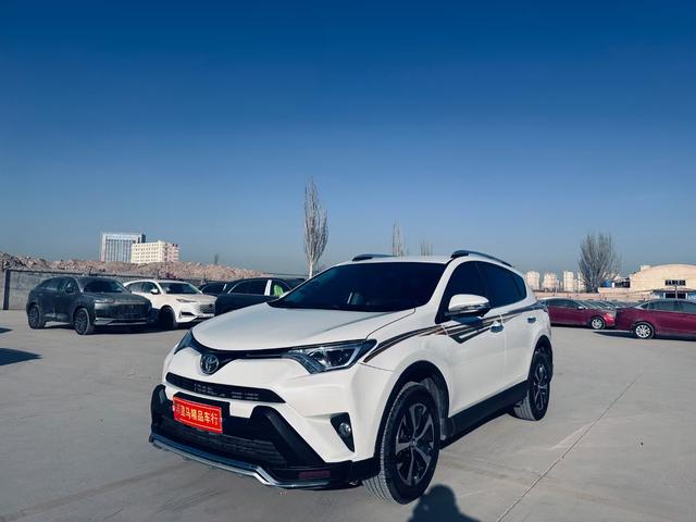Toyota RAV4 IV (XA40) Рестайлинг