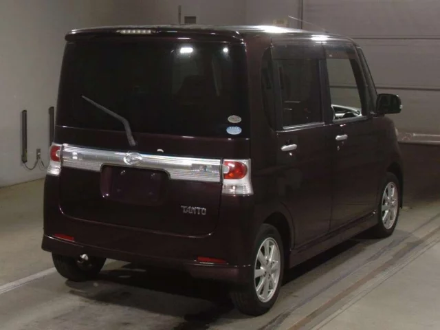 Daihatsu Tanto Лот № 2008