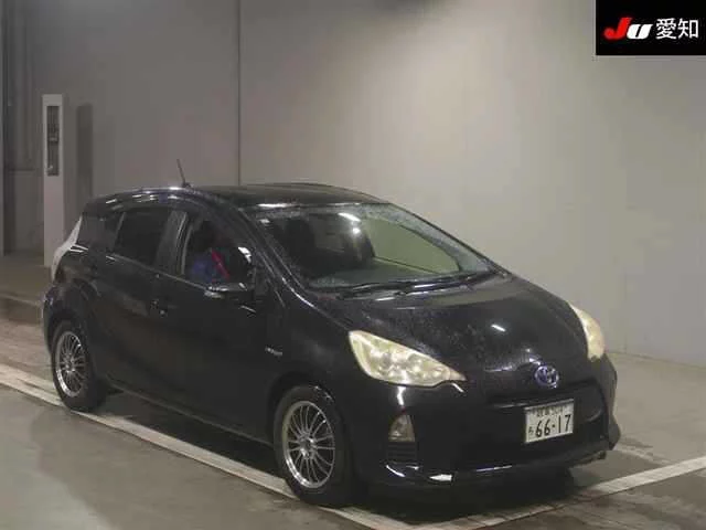 Toyota Aqua Лот № 30802 2013