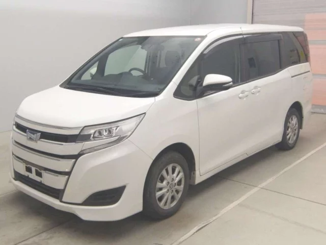 Toyota Noah Лот № 70015 2020