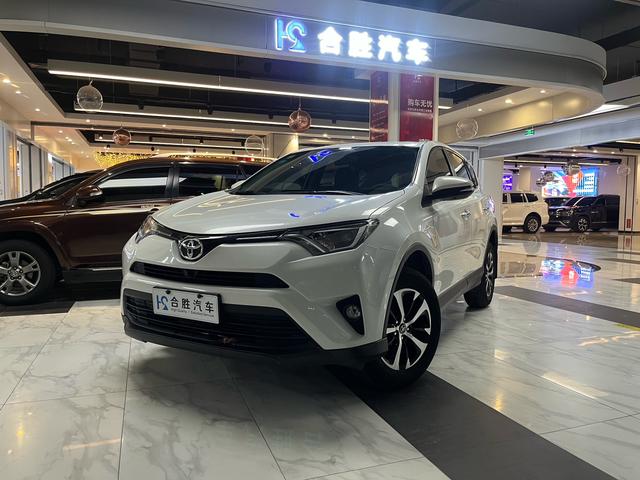 Toyota RAV4 IV (XA40) Рестайлинг