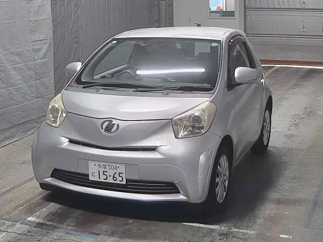 Toyota iQ