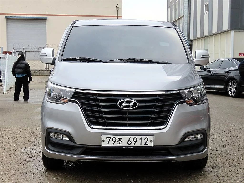 Hyundai Starex
