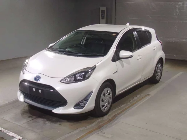 Toyota Aqua Лот № 2019