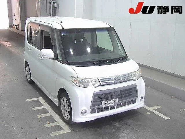 Daihatsu Tanto Лот № 529 2011