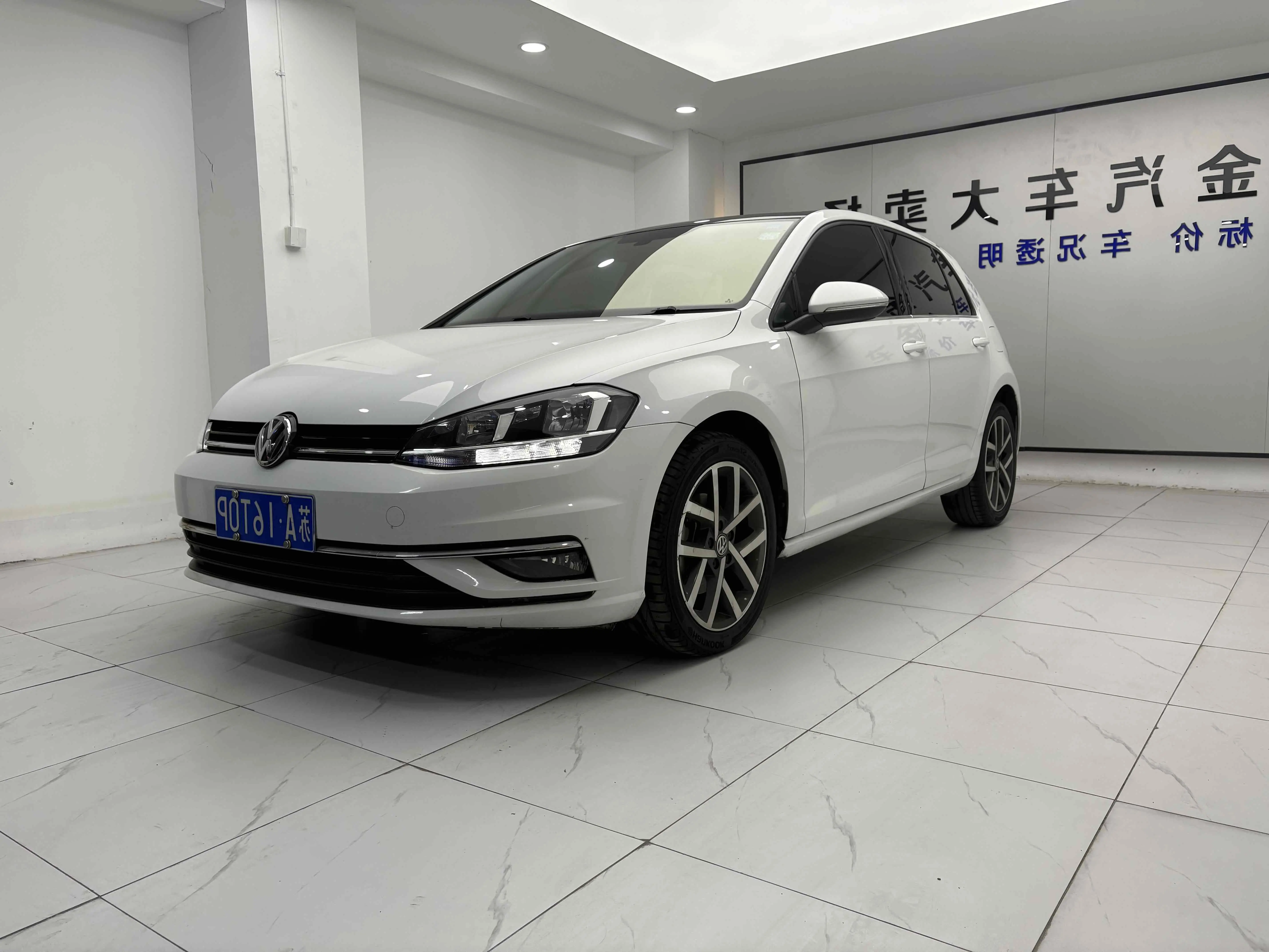 Volkswagen Golf №18329697 2019