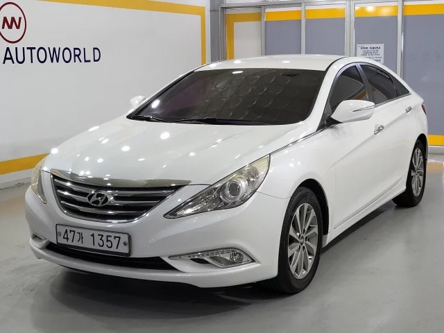 Hyundai Sonata VI (YF)