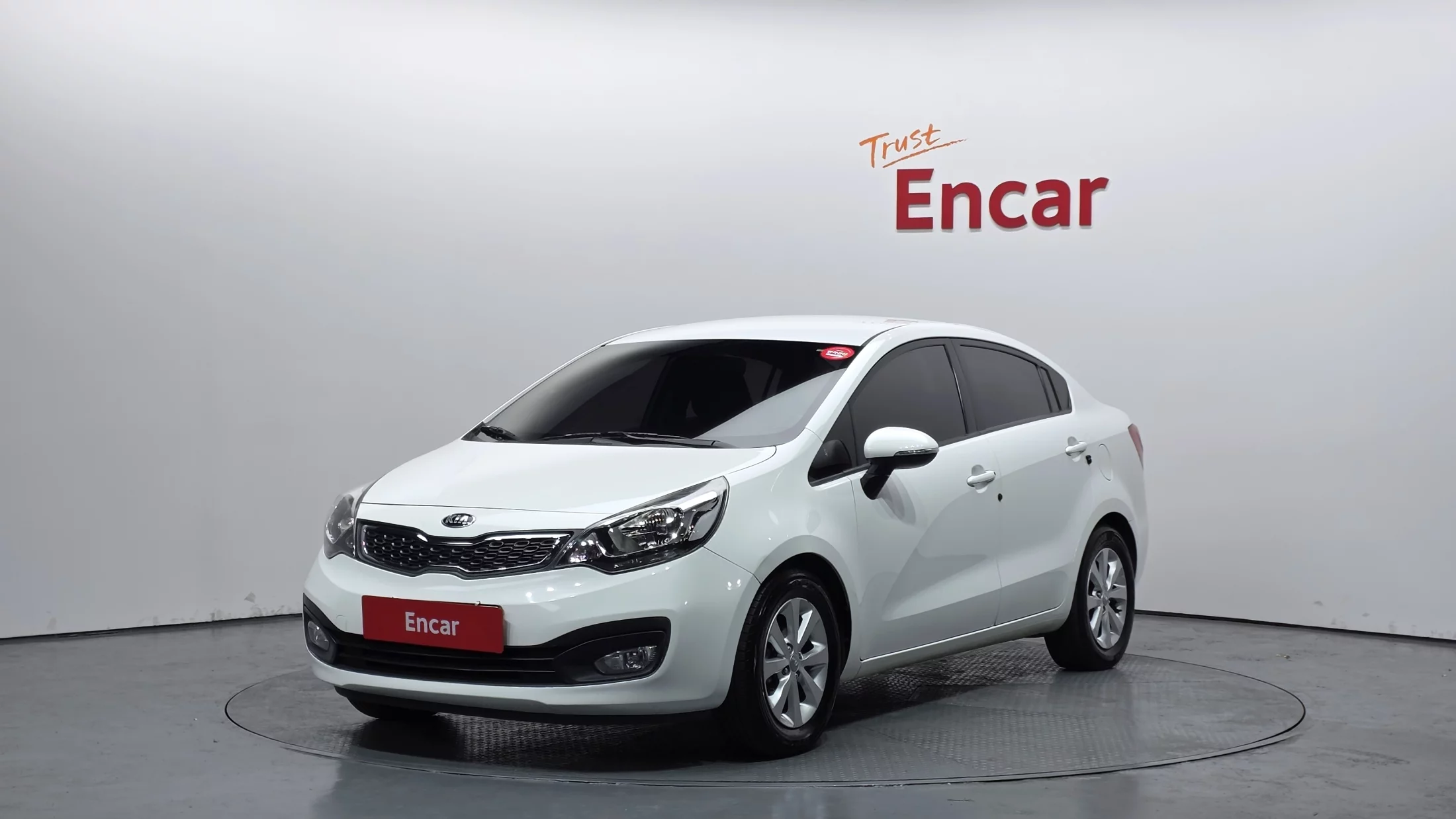 Kia Pride 1.4 Mpi Sedan Deluxe 1.4 MPI Sedan 2013