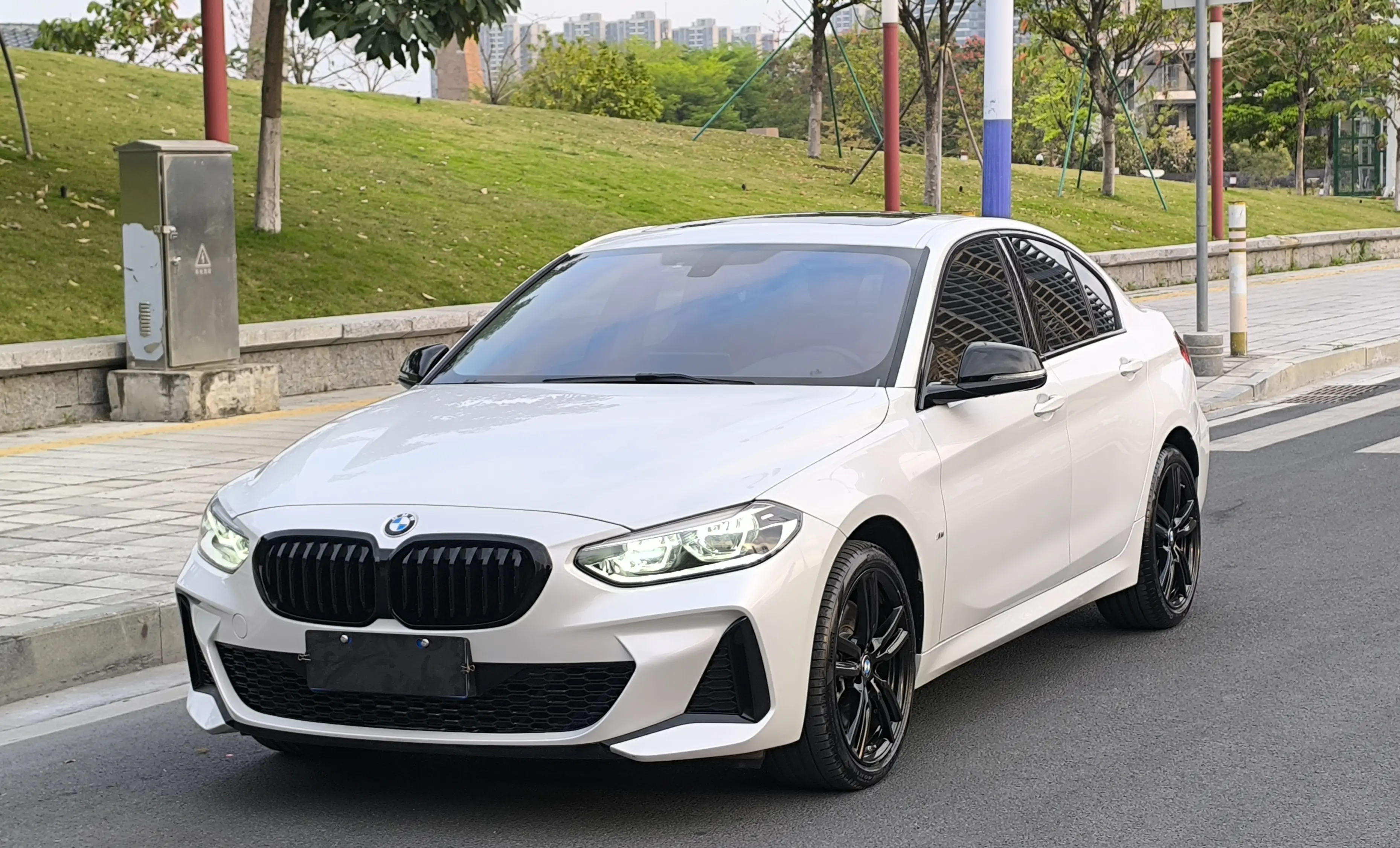 BMW 1 серии III (F40)