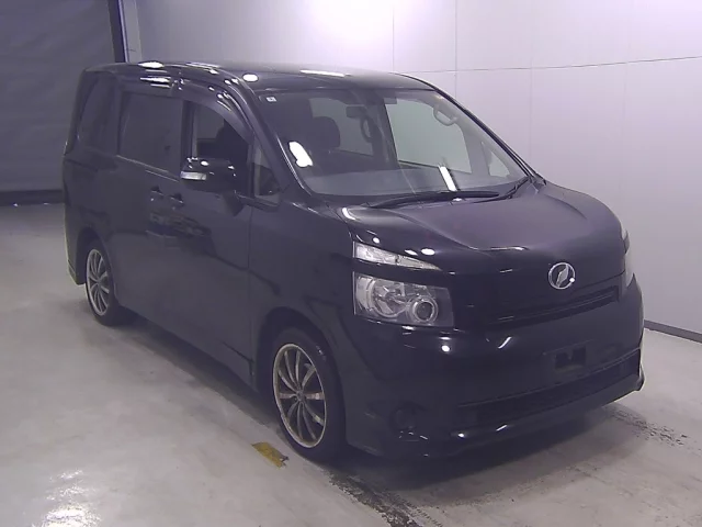 Toyota Voxy Лот № 19164 2010