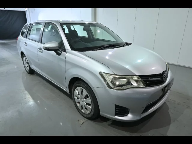 Toyota Corolla Fielder Лот № 20185 2013