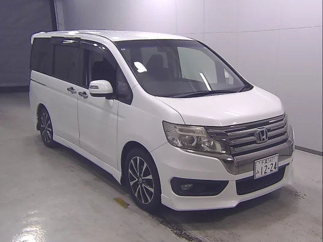 Honda Step Wagon Лот № 10371 2013