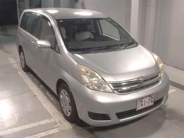 Toyota ISis I Рестайлинг