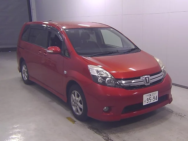 Toyota ISis I Рестайлинг