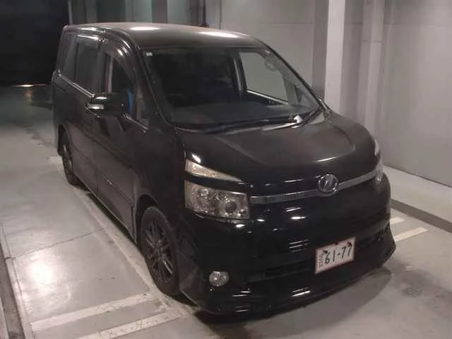 Toyota Voxy Лот № 2010