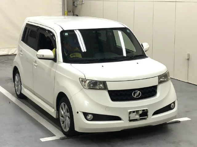 Toyota Voxy III (R80)