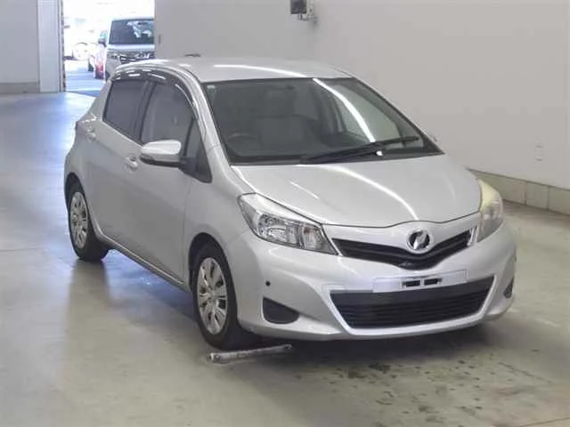 Toyota Vitz Лот № 25073 2011