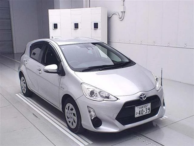 Toyota Aqua Лот № 2016