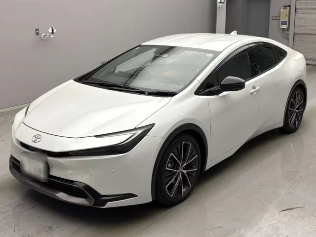 Toyota Prius V (XW60)