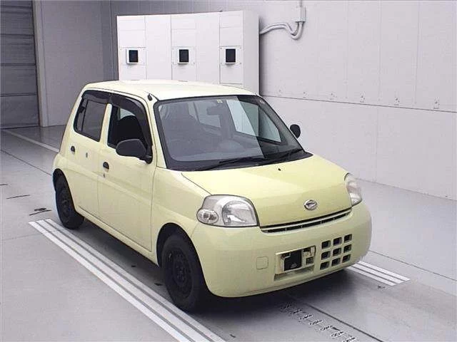 Daihatsu Esse