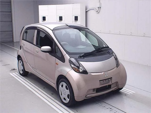 Mitsubishi i