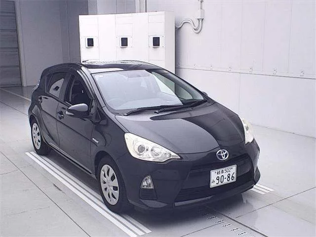 Toyota Aqua Лот № 60192 2012