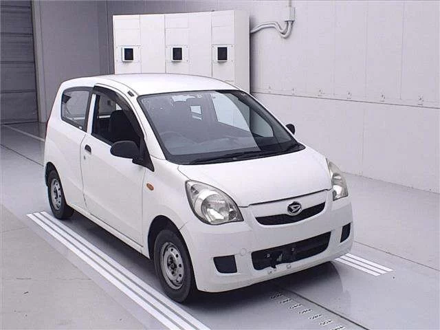 Daihatsu Mira VII