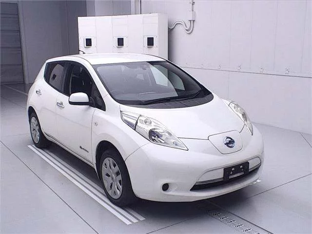Nissan Leaf I (ZE0/AZE0)