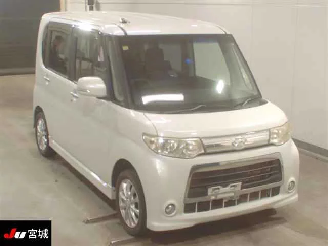 Daihatsu Tanto Лот № 2013