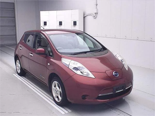 Nissan Leaf I (ZE0/AZE0)