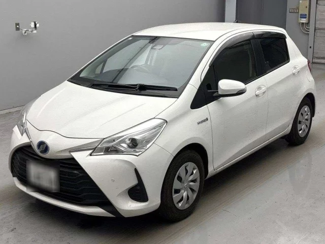Toyota Vitz Лот № 12378 2019
