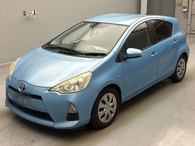 Toyota Aqua Лот № 2012