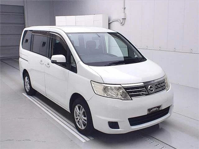 Nissan Serena Лот № 70399 2010