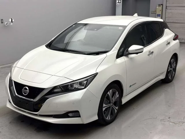 Nissan Leaf II (ZE1)