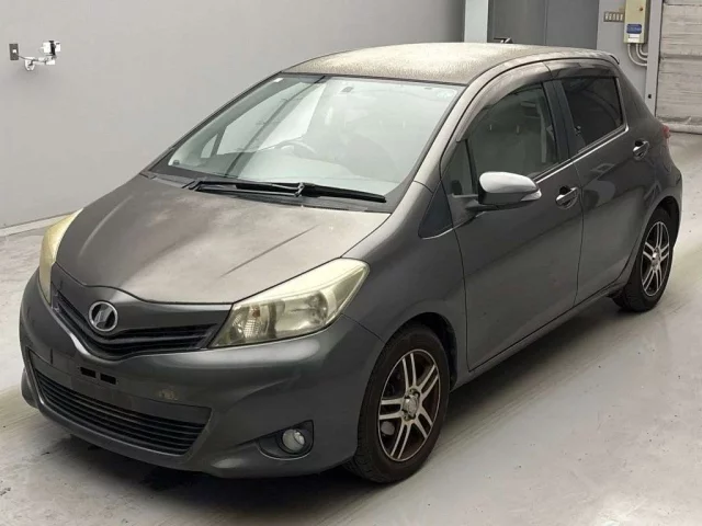 Nissan Serena Лот № 2013