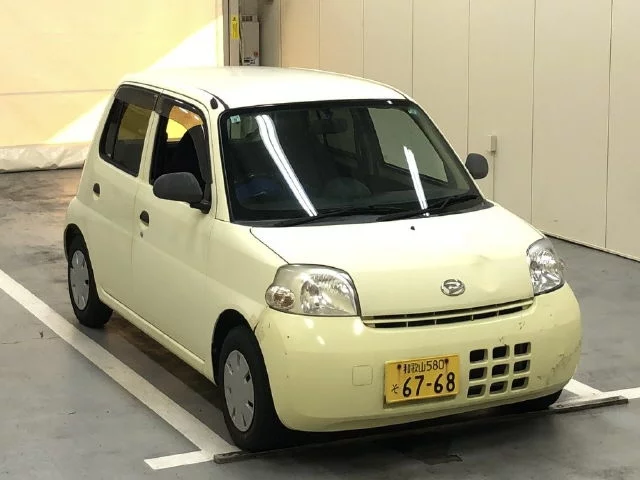 Daihatsu Esse