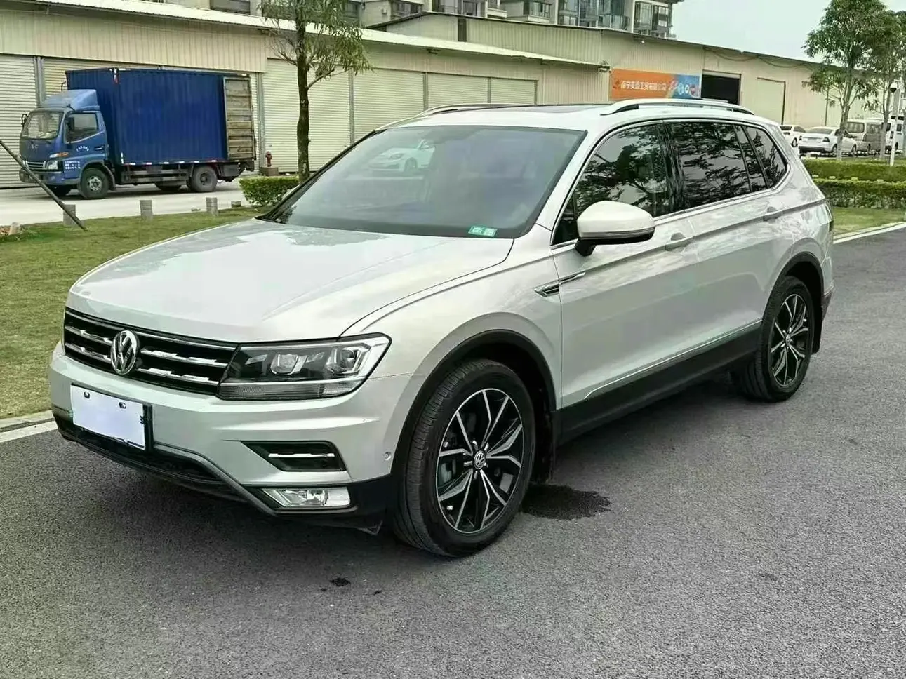 Volkswagen Tiguan L №19050104 2019