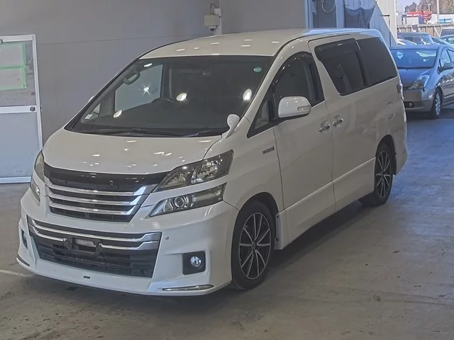Toyota Vellfire Лот № 20437 2013