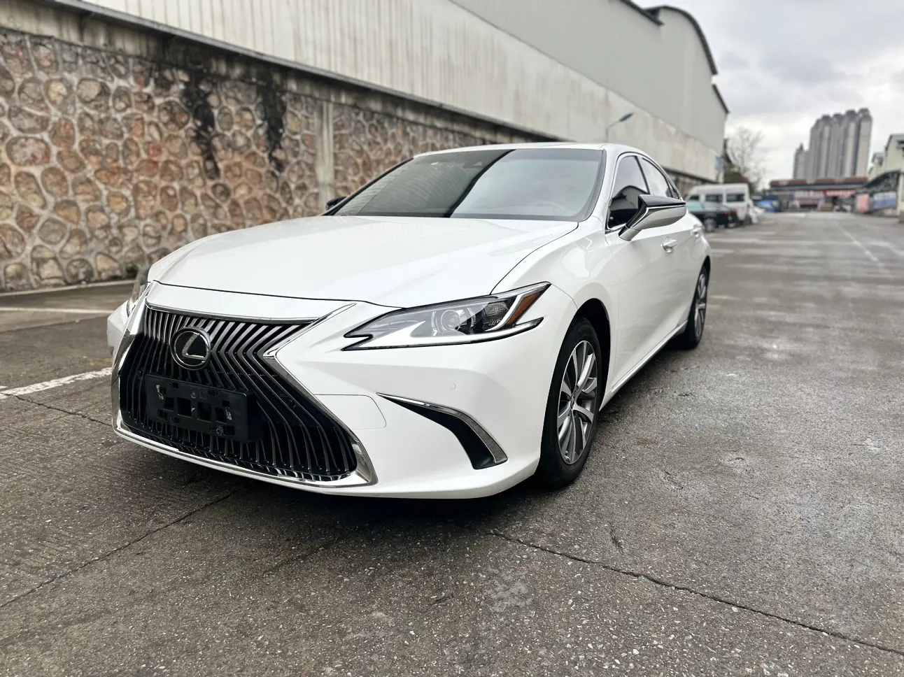Lexus ES VII