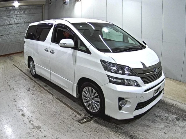 Toyota Vellfire Лот № 2013