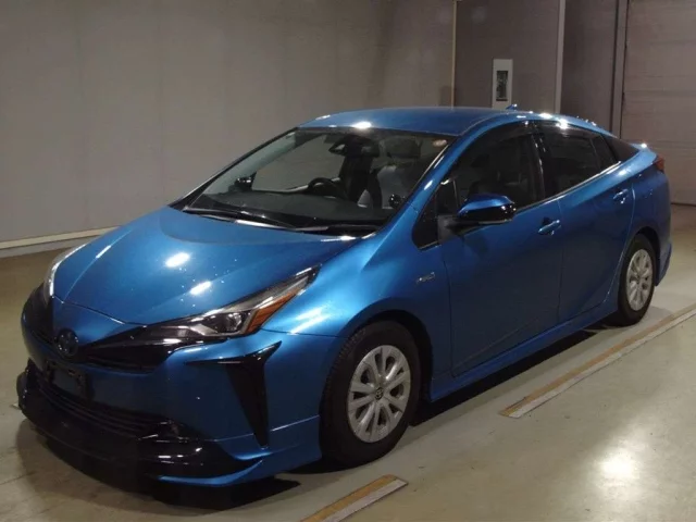 Toyota Prius IV (XW50)