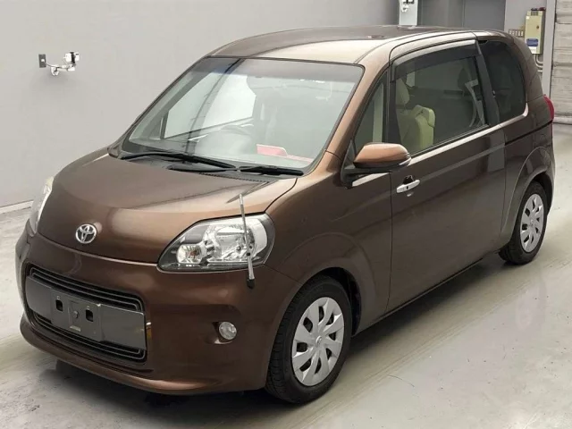 Toyota Porte Лот № 12280 2015