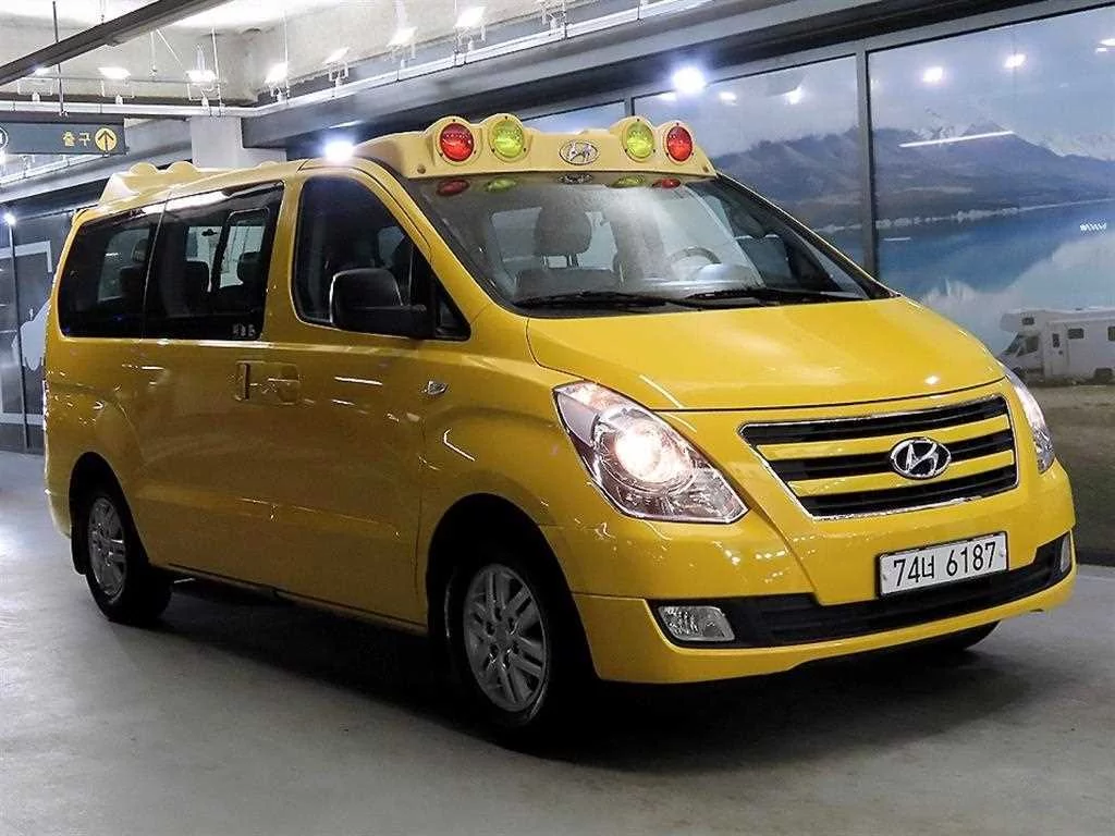 Hyundai Starex