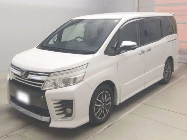 Toyota Voxy Лот № 70131 2015