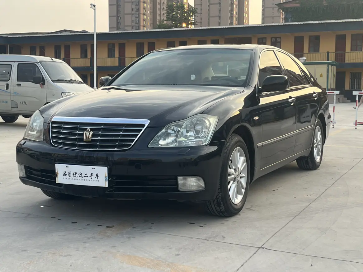 Toyota Crown XS10
