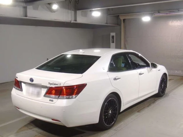 Toyota Crown XIV (S210)